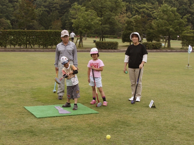 小野亮三：親・子・孫三代の楽しいグラウンド・ゴルフ